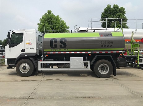 國(guó)六東風(fēng)柳汽15方灑水車圖片 國(guó)六東風(fēng)柳汽15方灑水車圖片