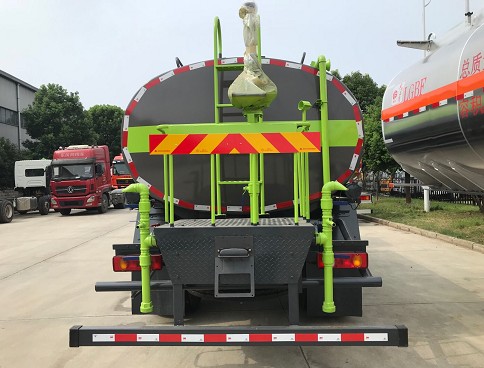 國(guó)六東風(fēng)柳汽15方灑水車圖片 國(guó)六東風(fēng)柳汽15方灑水車圖片