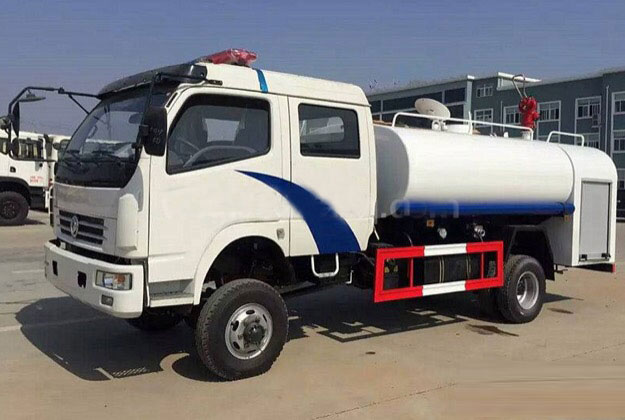 東風四驅多利卡雙排消防灑水車圖片 東風四驅多利卡雙排消防灑水車圖片