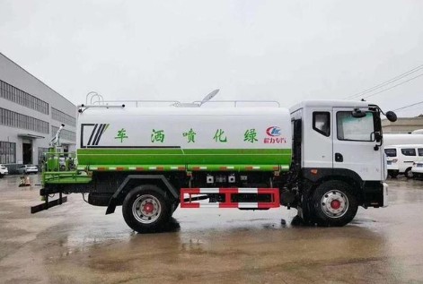 東風(fēng)D9大多利卡灑水車14.6方 東風(fēng)D9大多利卡灑水車14.6方