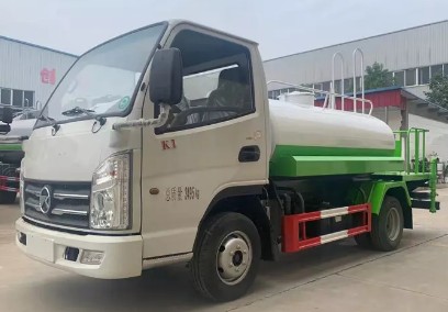 凱馬藍(lán)牌(汽油底盤)灑水車圖片 凱馬藍(lán)牌(汽油底盤)灑水車圖片