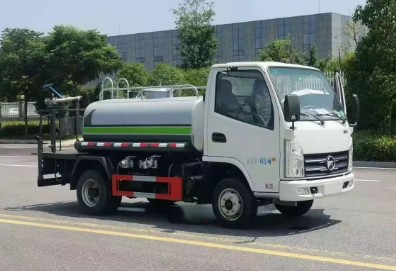 國(guó)六凱馬3噸灑水車圖片 國(guó)六凱馬3噸灑水車圖片