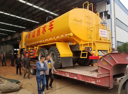 38���ǹ�·�V������܇�෽λ�DƬ