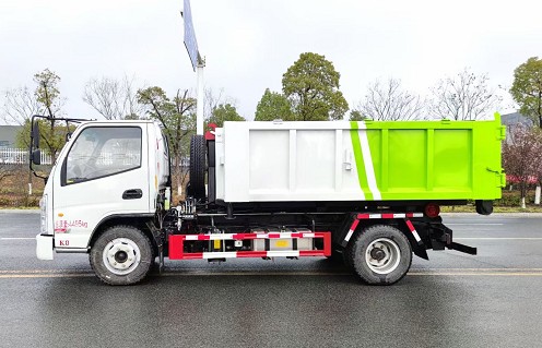 �P�R܇����жʽ����܇�෽λ�DƬ