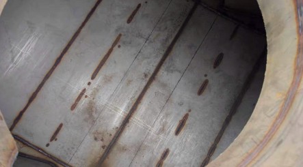 普通304不銹鋼運水車罐體內部 普通304不銹鋼運水車罐體內部