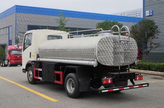 5方不銹鋼運(yùn)水車圖片 5方不銹鋼運(yùn)水車圖片