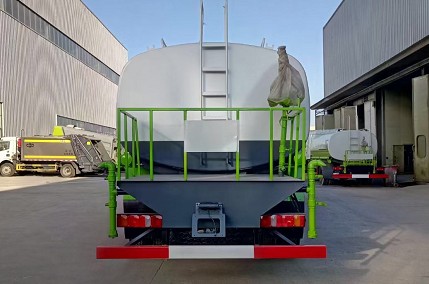 ���������ǵ¿�ǰ�ĺ��25����ˮ܇�DƬ